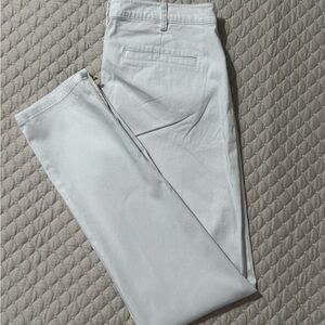 Ralph Lauren White Pants with gold zipper  Perfect for Spring